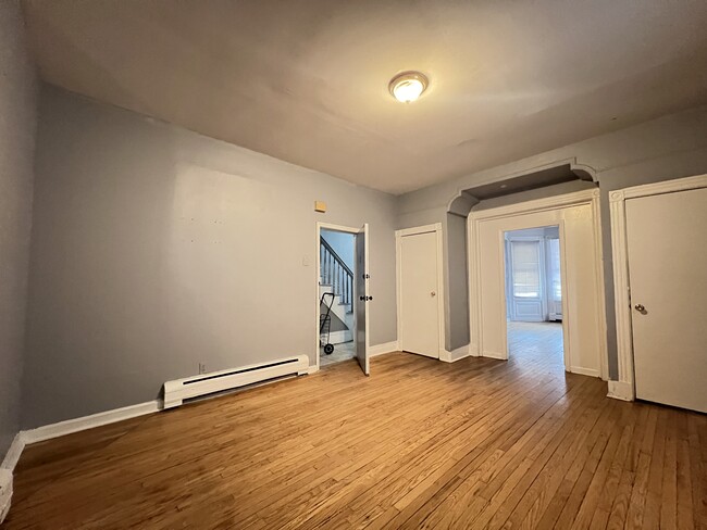 85 Oak St, Unit 1 in Jersey City, NJ - Building Photo - Building Photo