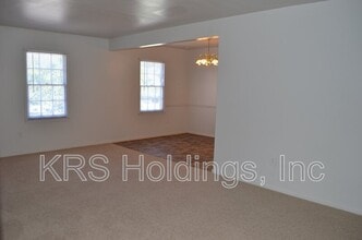 7746 Colonial Point Ln in Gloucester Point, VA - Building Photo - Building Photo