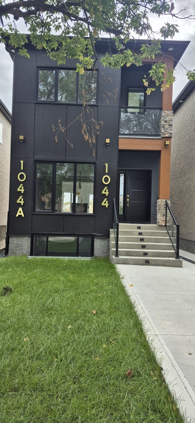 property at 1044 Dumas Ave
