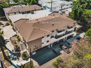 8308 Clinton St in West Hollywood, CA - Building Photo - Building Photo