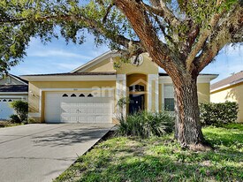8011 Terrace Arbor Ct in Temple Terrace, FL - Building Photo