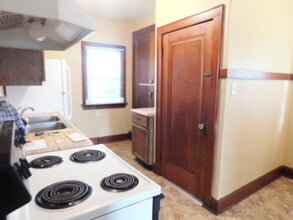 230 W Summit St in Freeport, IL - Building Photo - Building Photo