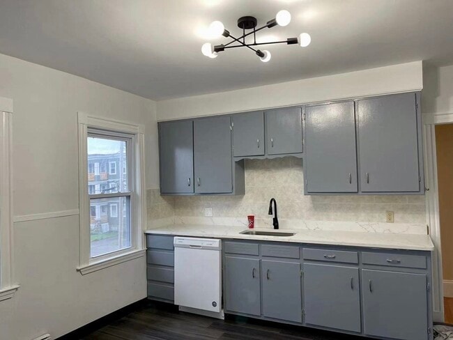 18 Appleton St in Quincy, MA - Building Photo - Building Photo