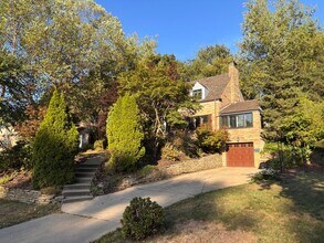 33 Woodland Dr in Pittsburgh, PA - Building Photo - Building Photo
