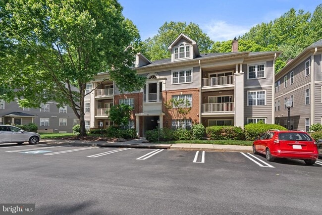 111 Timberbrook Ln in Gaithersburg, MD - Foto de edificio - Building Photo