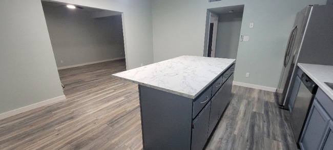 102 W Basic Rd in Henderson, NV - Building Photo - Building Photo