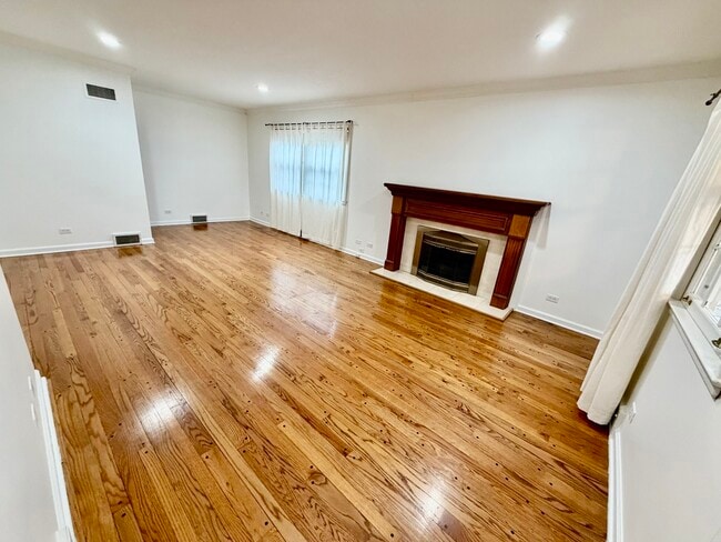 26 Windsor Dr in Oak Brook, IL - Building Photo - Building Photo