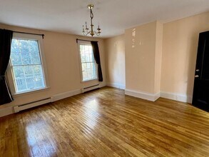 30 Avon St in Somerville, MA - Foto de edificio - Building Photo