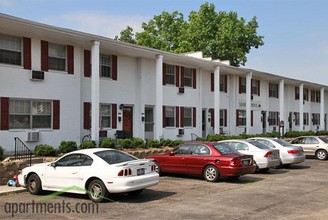 Colonial Village in Dayton, OH - Building Photo - Building Photo