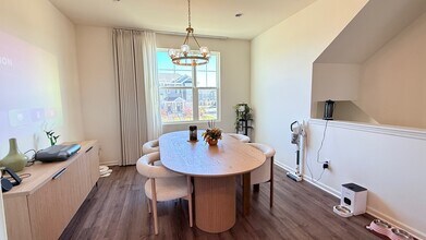 2008 Yellowstone Blvd in Mundelein, IL - Building Photo - Building Photo