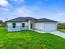4221 18th St SW in Lehigh Acres, FL - Building Photo