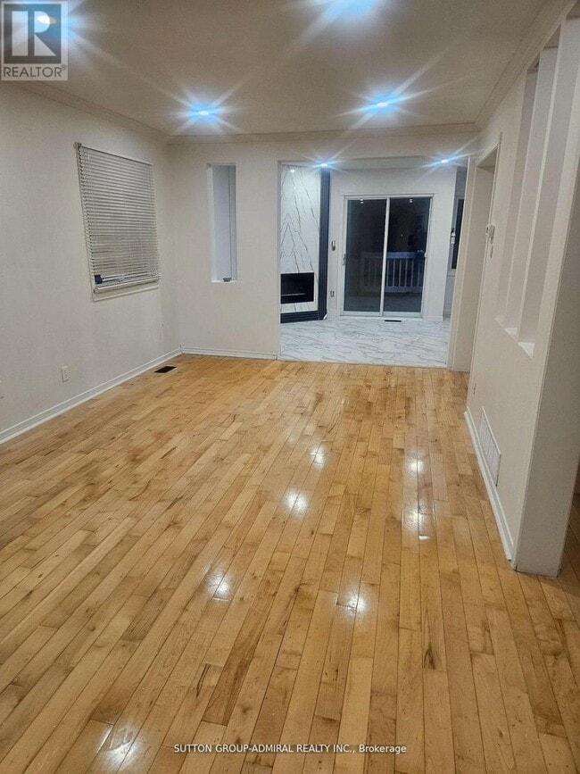 32 Magani Dr in Bradford West Gwillimbury, ON - Building Photo - Building Photo