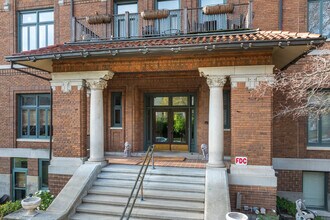 717-721 Ontario St in Oak Park, IL - Foto de edificio - Building Photo