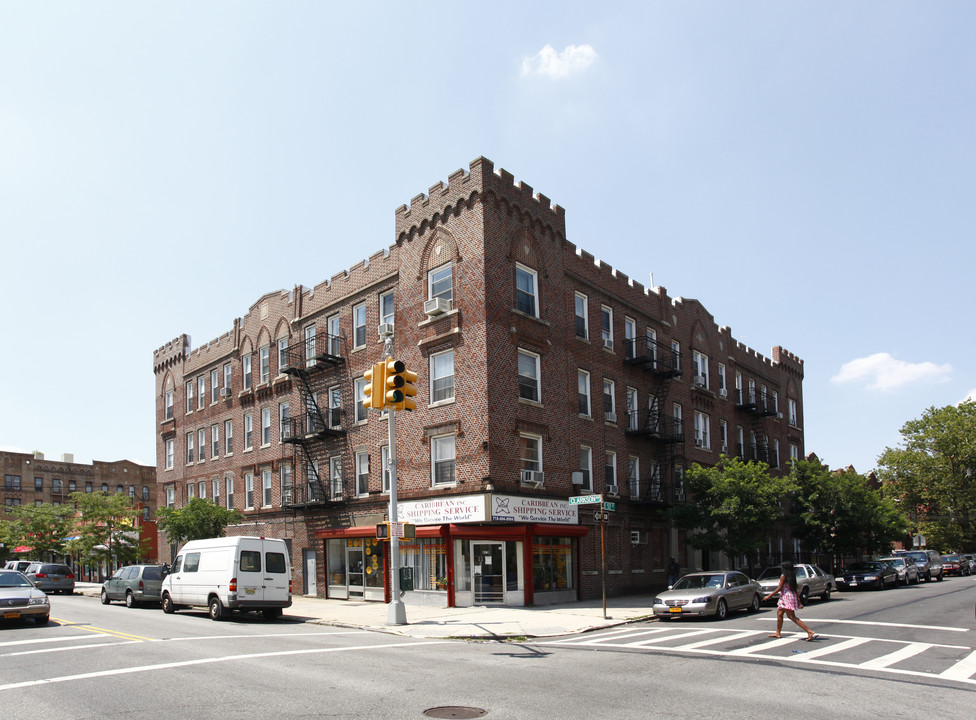 875 Clarkson Ave in Brooklyn, NY - Foto de edificio