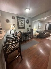 8314 Metcalf Ave in Overland Park, KS - Building Photo - Building Photo