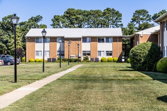 Andover Apartments in Norfolk, VA - Foto de edificio - Building Photo