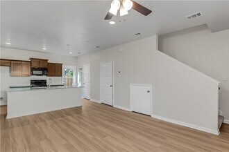 601 W 24th St, Unit 202 in Bryan, TX - Building Photo - Building Photo