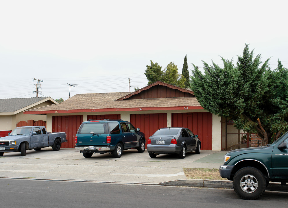 248 S Oak St in Orange, CA - Building Photo