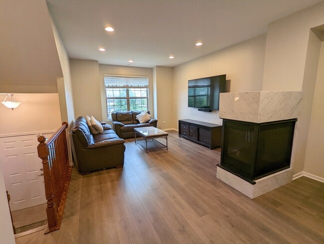 2807 Blakely Ln in Naperville, IL - Building Photo - Building Photo
