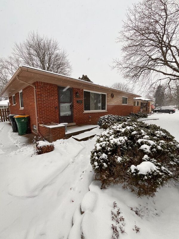 21978 Leyte St in Farmington Hills, MI - Foto de edificio - Building Photo