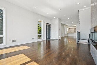 714 Undercliff Ave in Edgewater, NJ - Building Photo - Building Photo