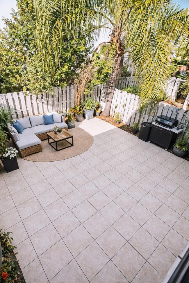 793 NE 206th St in Miami, FL - Building Photo - Building Photo