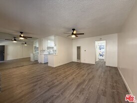 5811 Harold Way in Los Angeles, CA - Building Photo