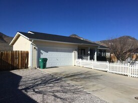 10 Gulch Ct in Dayton, NV - Building Photo