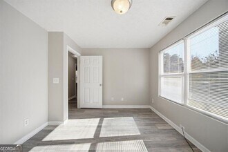 8201 Fairington Ridge Cir in Stonecrest, GA - Building Photo - Building Photo