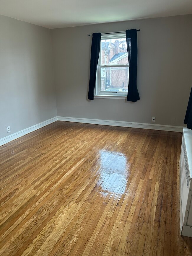 1471 Creston St, Unit 1st floor in Philadelphia, PA - Building Photo - Building Photo
