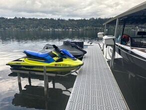 2410 West Lake Sammamish Pkwy NE in Redmond, WA - Building Photo - Building Photo