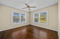 5017 Pease St photo'