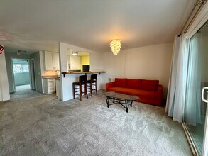 22985 Marine View Dr S in Des Moines, WA - Building Photo - Building Photo