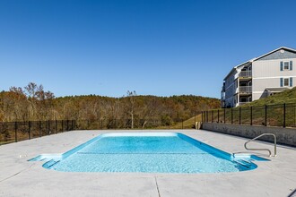 Riverview Apartments in Morganton, NC - Foto de edificio - Building Photo