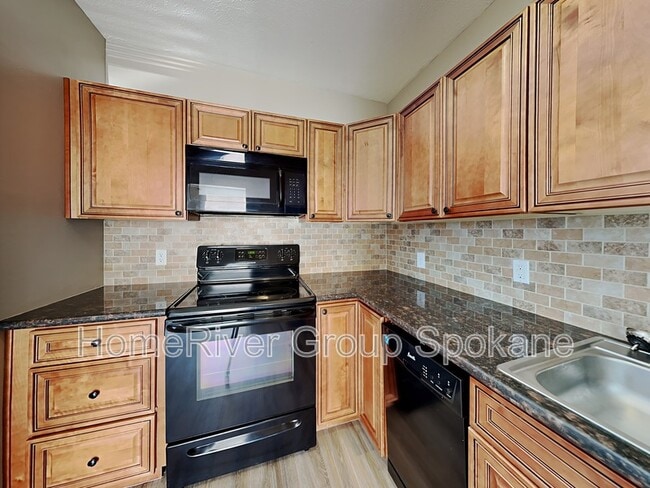 712 S Maple St in Spokane, WA - Building Photo - Building Photo