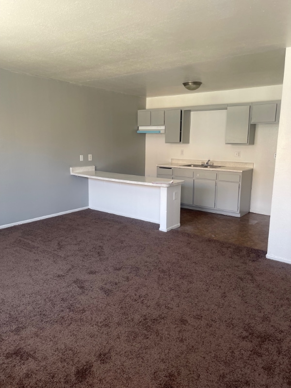 18335 Montezuma St, Unit 13 in Adelanto, CA - Building Photo - Building Photo