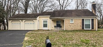 1724 Fantasia Cir in Herndon, VA - Building Photo