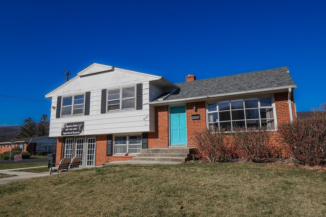 630 Reynolds Terrace in Keyser, WV - Building Photo