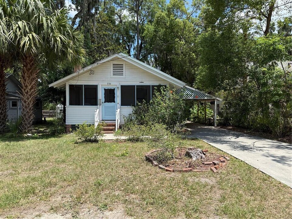 731 SE 9th St in Ocala, FL - Building Photo