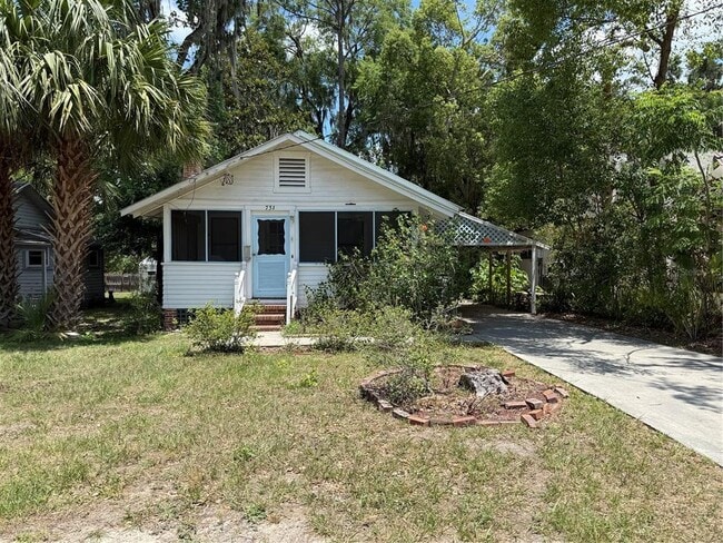 property at 731 SE 9th St