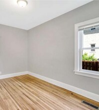 1215 N Penn Ave-Unit -2 in Minneapolis, MN - Building Photo - Building Photo