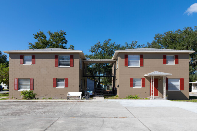 151 Avenue C SE in Winter Haven, FL - Foto de edificio - Building Photo