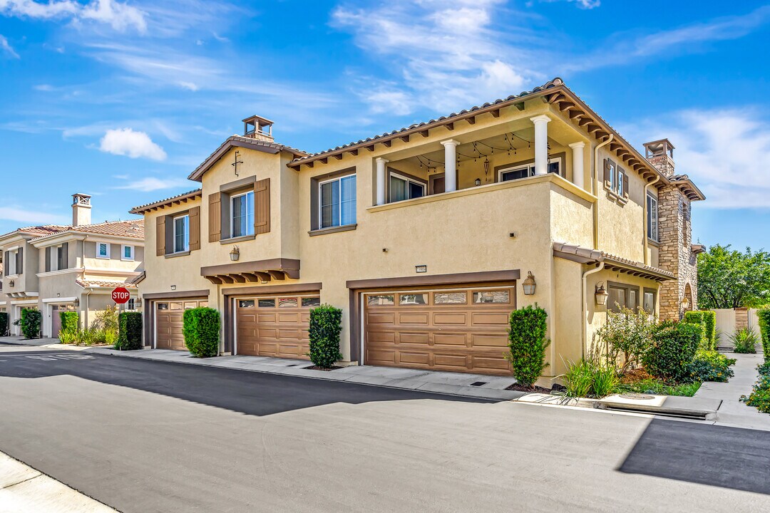 23902 Brescia Dr in Santa Clarita, CA - Building Photo