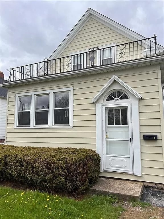 227 Heath St, Unit Upper