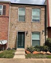 7700 Creekbend Dr in Houston, TX - Building Photo - Building Photo