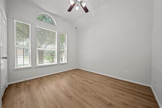 1055 Forest Haven Ct in Conroe, TX - Building Photo - Building Photo