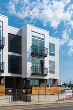 1010 Apartments in Bremerton, WA - Foto de edificio - Building Photo