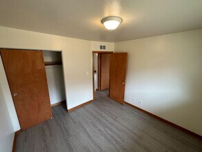 7731 W Hampton Ave in Milwaukee, WI - Building Photo - Building Photo