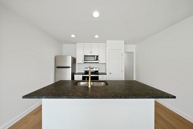 2927 Nicholson Dr, Unit 17