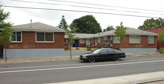 6920-6934 N Interstate Ave in Portland, OR - Building Photo - Building Photo